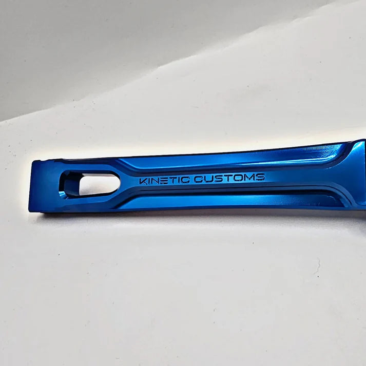 Versión 2.0 Kinetic Customs Raptor Mango de aluminio (es necesario agregar agarre)