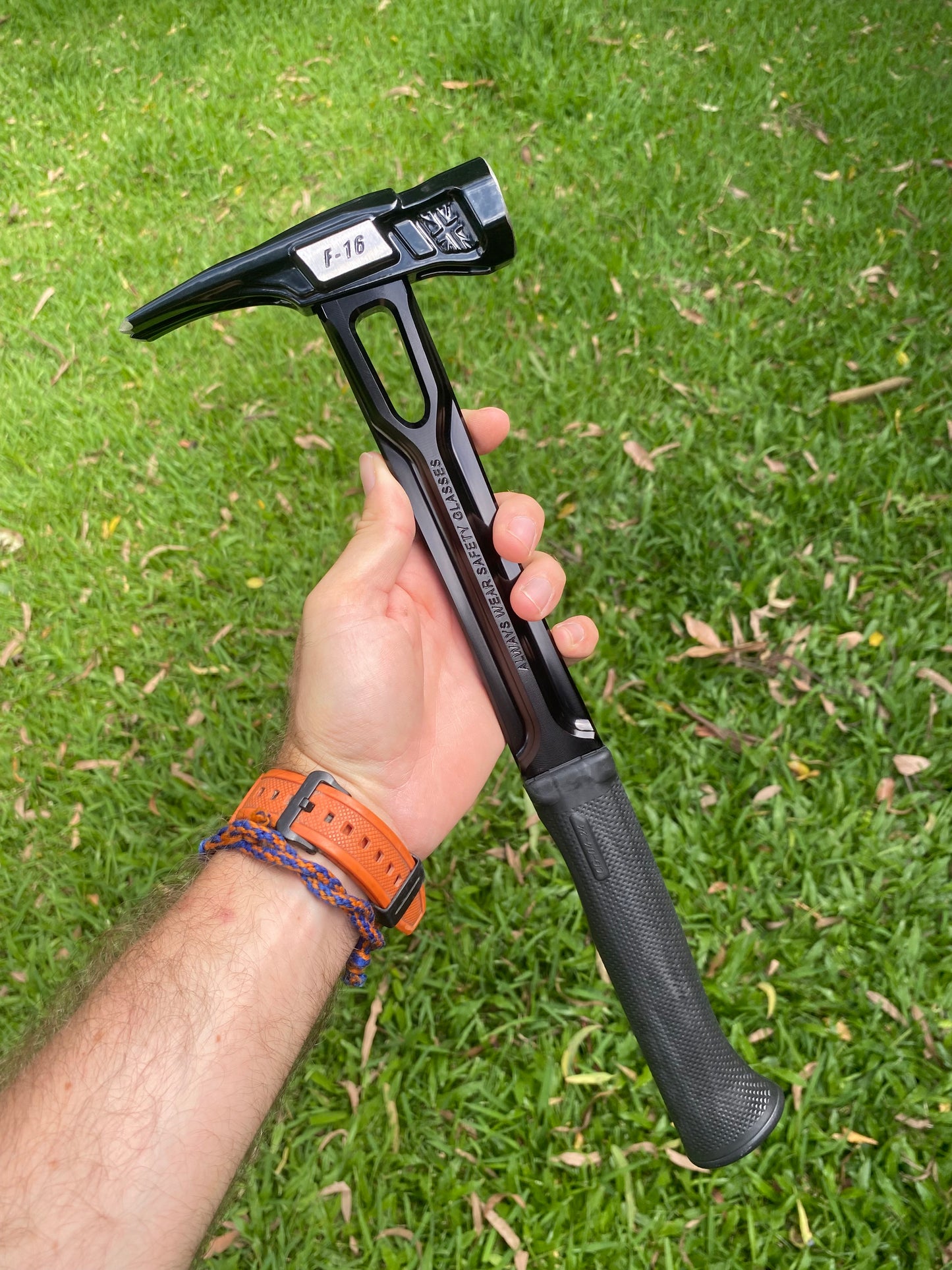 All Black Complete hammer! Includes upgrades! 16oz steel head with 16" aluminium handle and Black titanium bolt and black mallet caps.